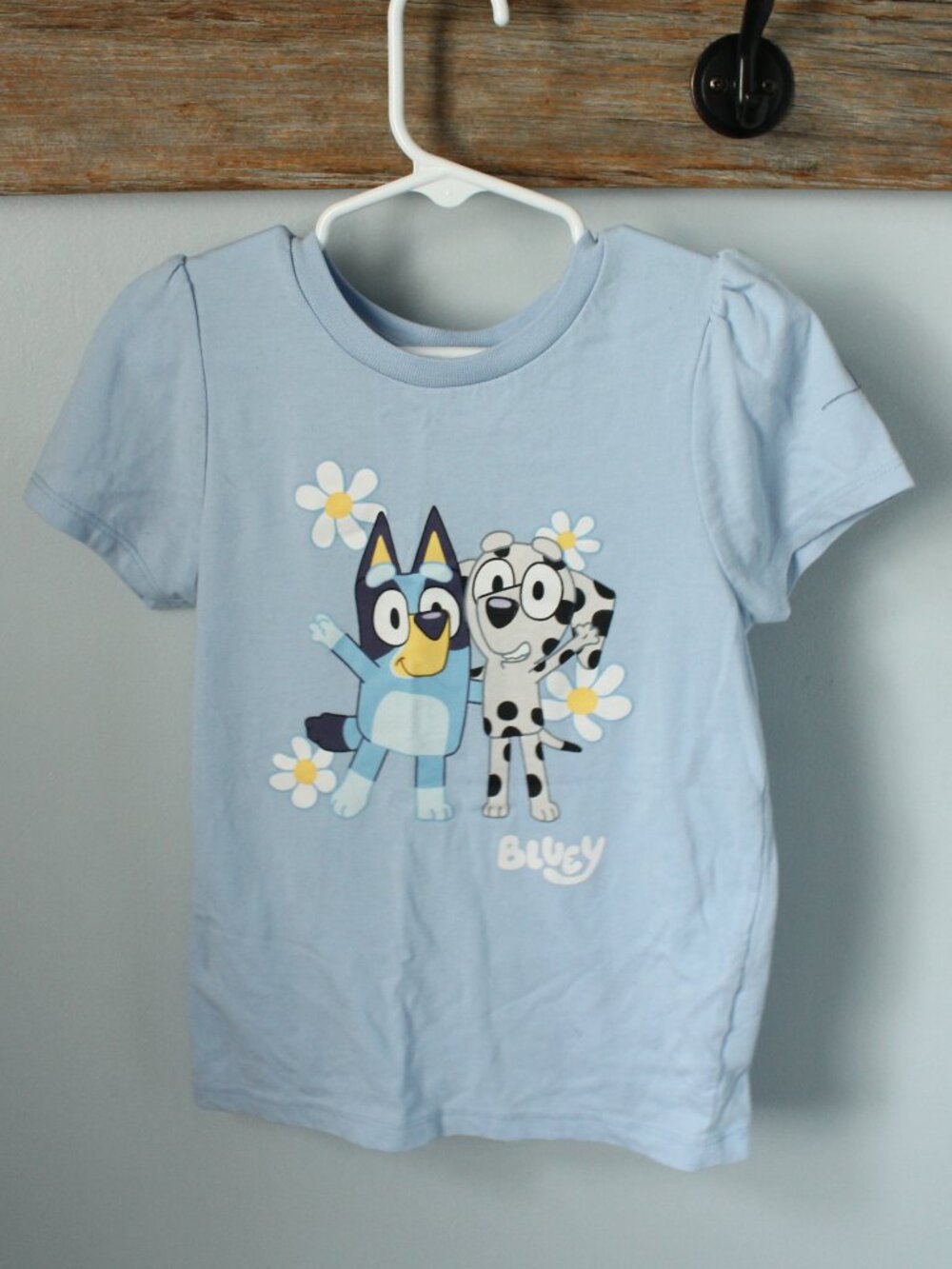 Bluey Size 5 Girls Tshirt Powder blue